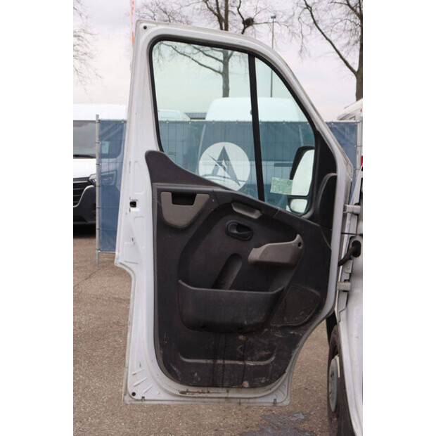 2018 رينو Master-44072872