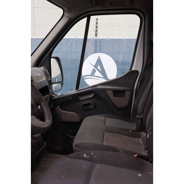 2018 رينو Master-44072877