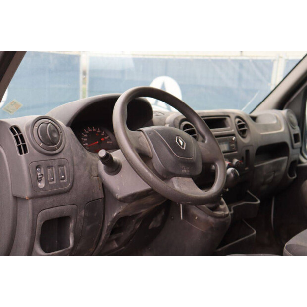 2018 رينو Master-44072878