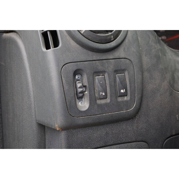 2018 رينو Master-44072879