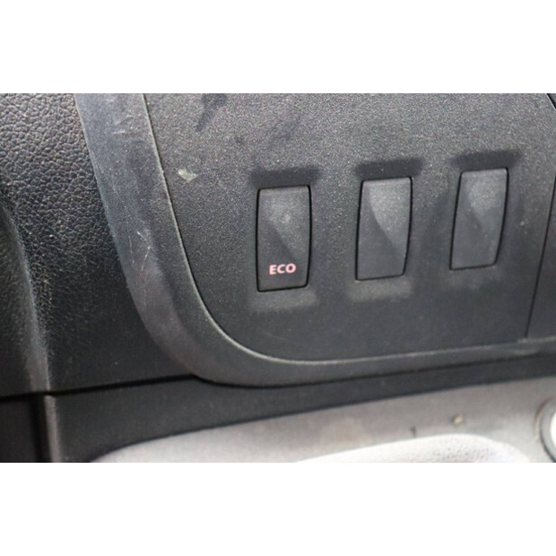 2018 رينو Master-44072883