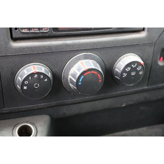 2018 رينو Master-44072884