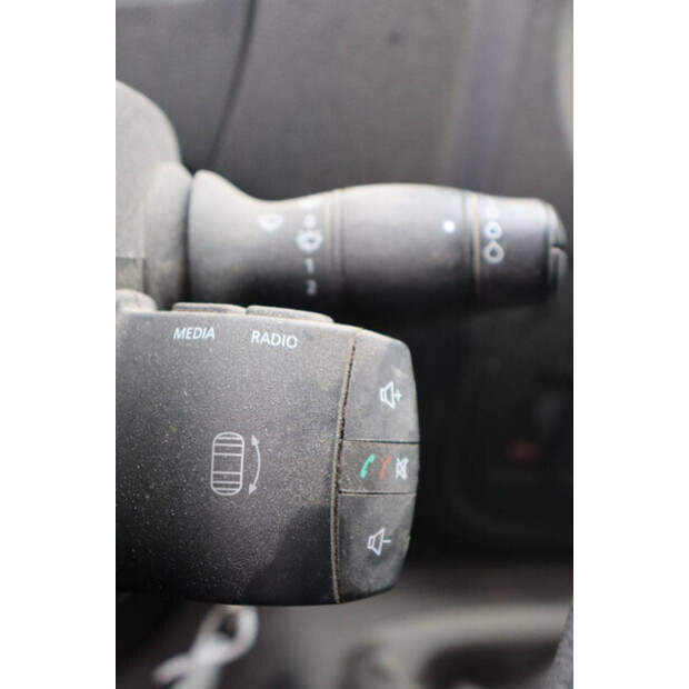 2018 رينو Master-44072888