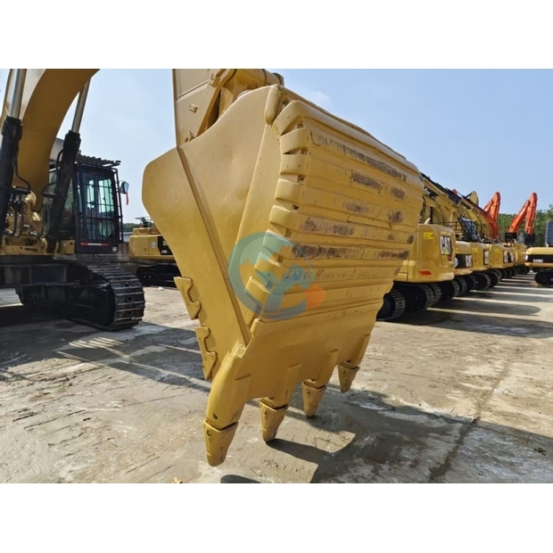 Caterpillar 390D-44080135