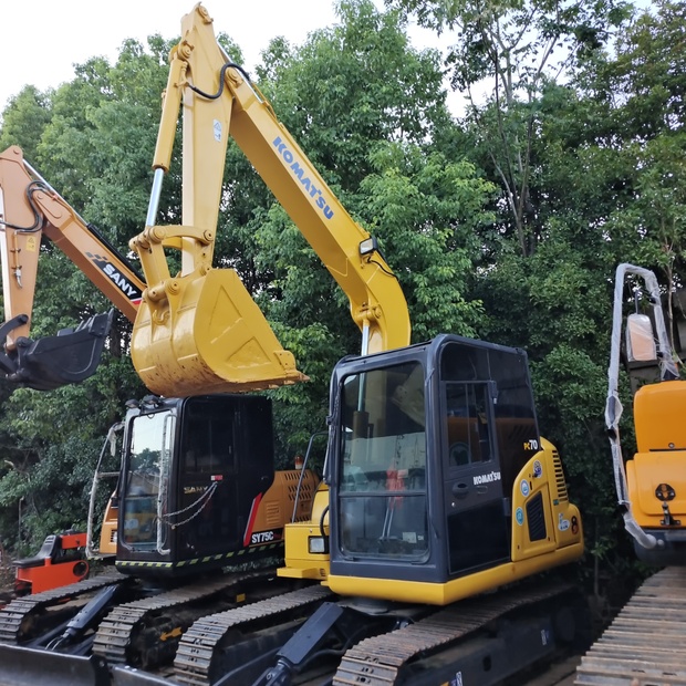 2023 Komatsu PC70-44086882