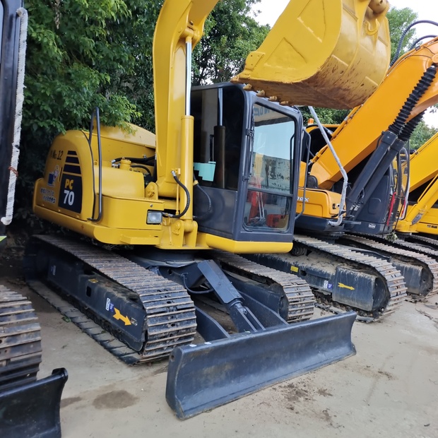 2023 Komatsu PC70-44086884