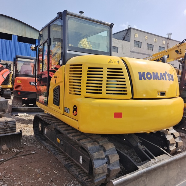 2023 Komatsu PC70-44086905