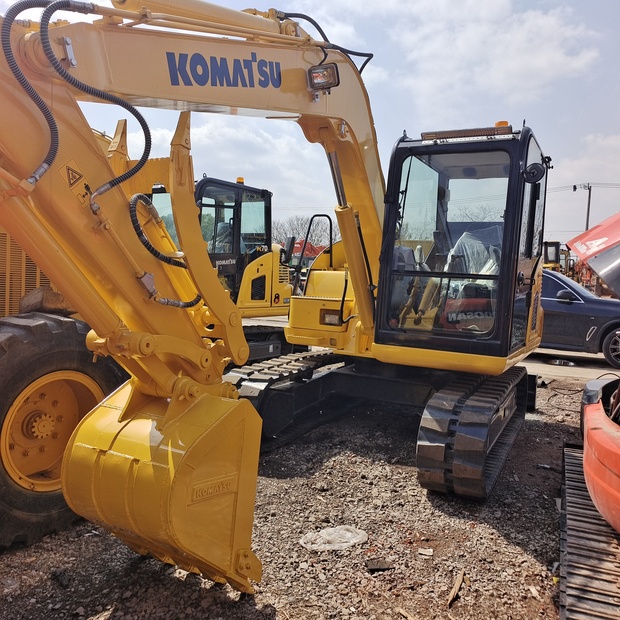 2023 Komatsu PC70-44086909