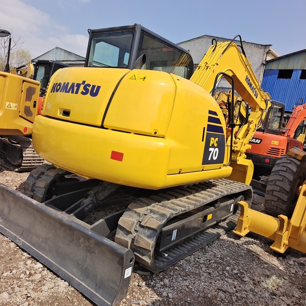 2023 Komatsu PC70-44086914