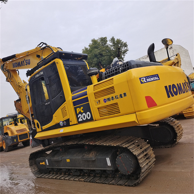 2023 Komatsu PC200-8-44087942