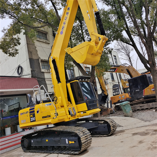 2023 Komatsu PC200-8-44087945