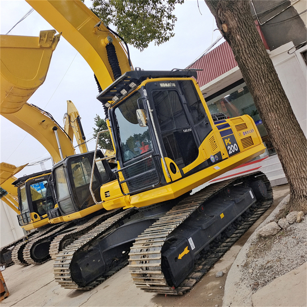 2023 Komatsu PC200-8-44087946