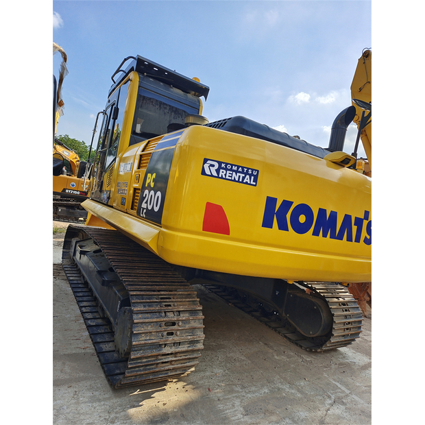 2023 Komatsu PC200-8-44087951