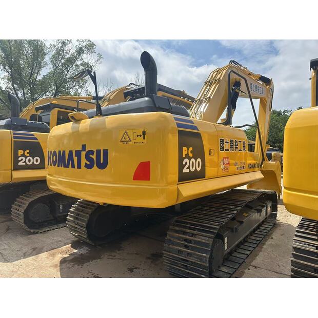 2023 Komatsu PC220-8-44088040
