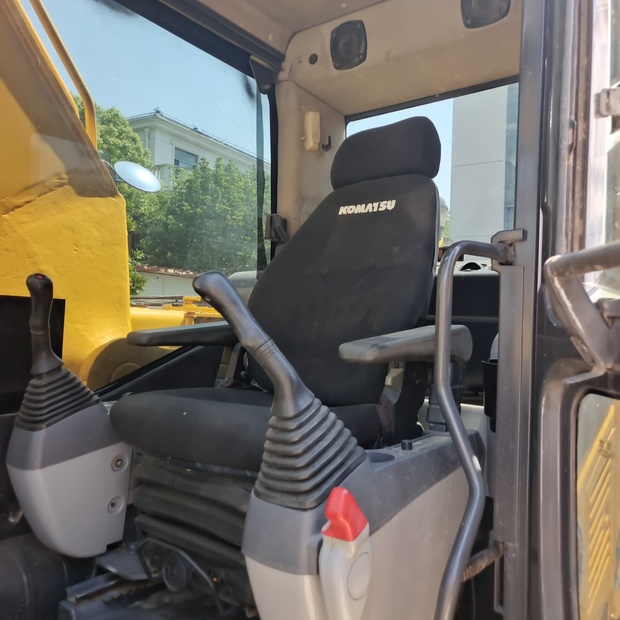 2023 Komatsu PC240LC-8-44089034