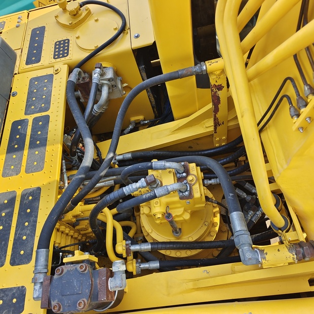 2023 Komatsu PC400-8R-44089602