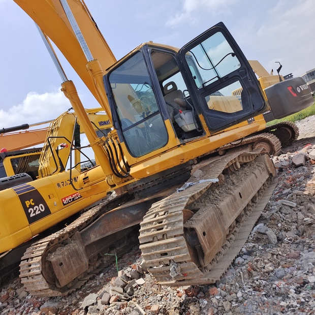 2023 Komatsu PC400-8R-44089608
