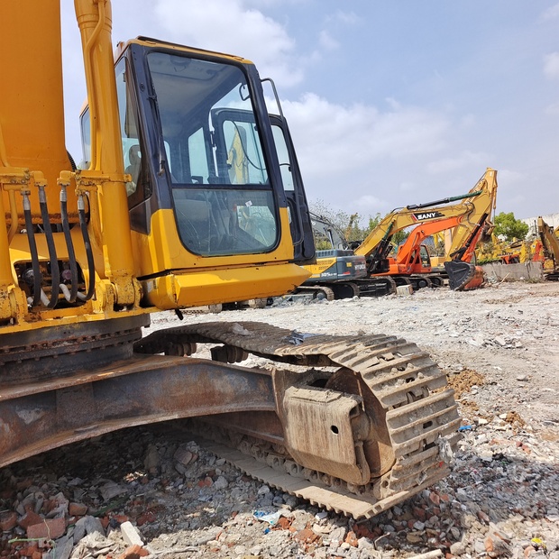 2023 Komatsu PC400-8R-44089611