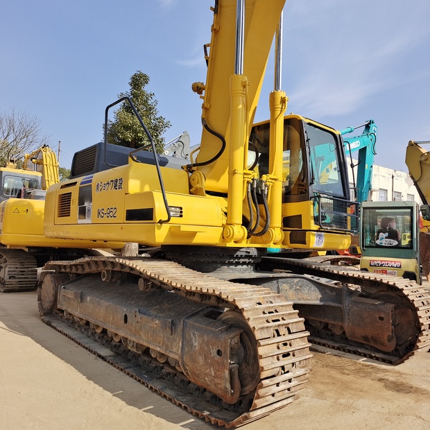 2023 Komatsu PC400-8R-44089617