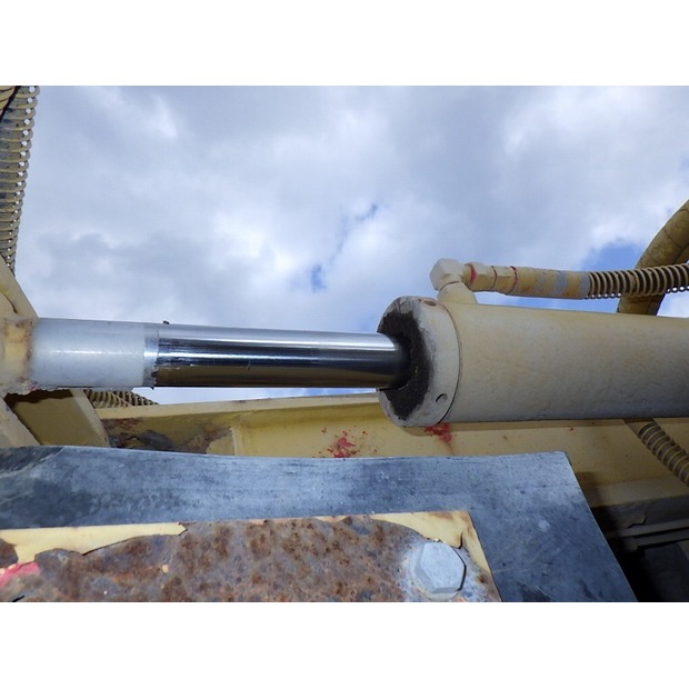 1999 ساكاي ER550F-44090803