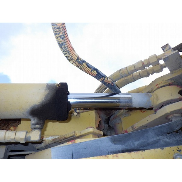 1999 ساكاي ER550F-44090804