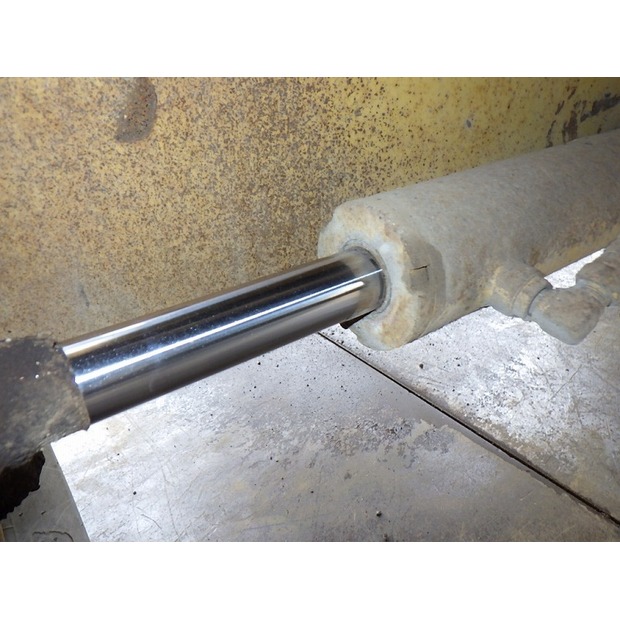 1999 ساكاي ER550F-44090824