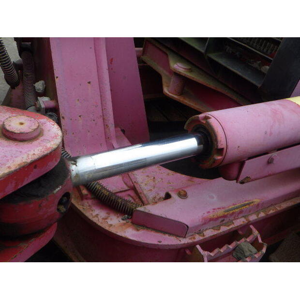 2010 Caterpillar D3K-44091043