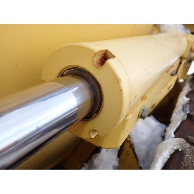 2017 Komatsu D37PX-23-44091175