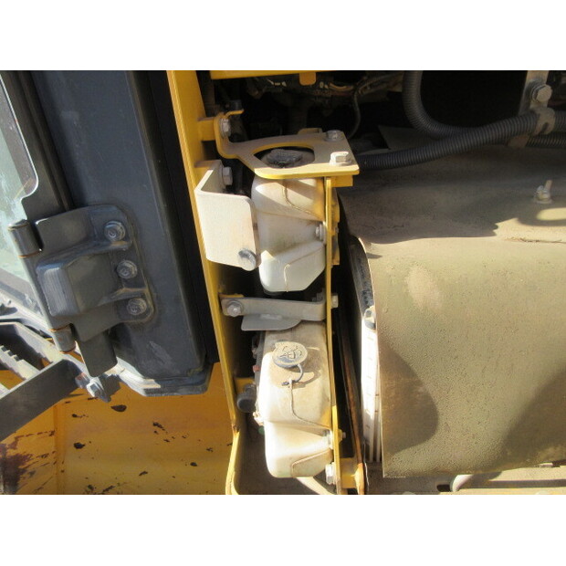 2014 Komatsu D61PX-23-44091456