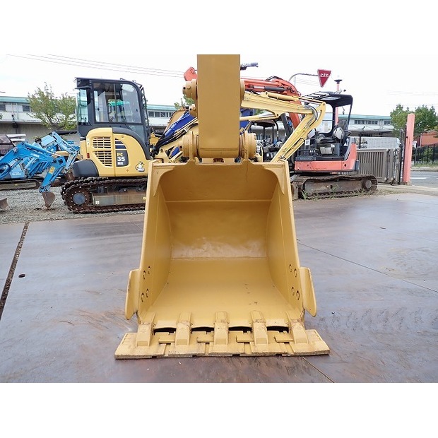 2016 كاتربيلر 320E-SXE-44091563