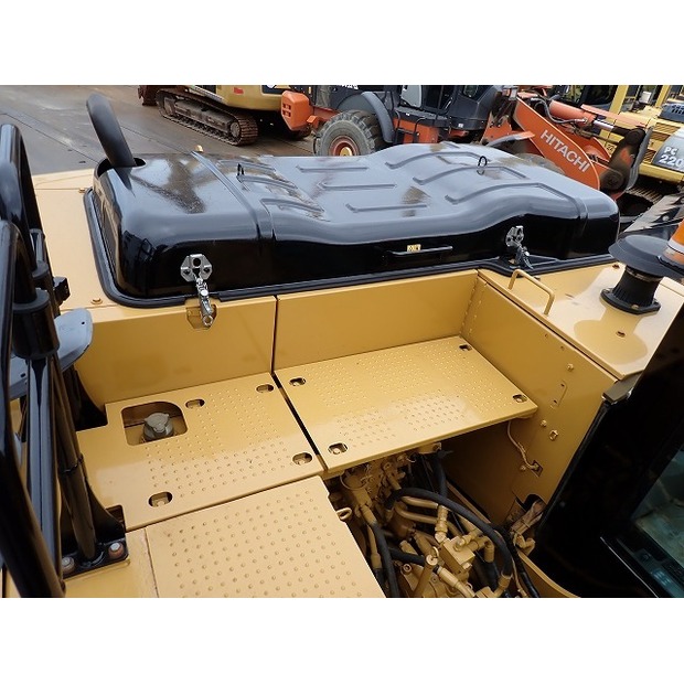 2016 كاتربيلر 320E-SXE-44091595