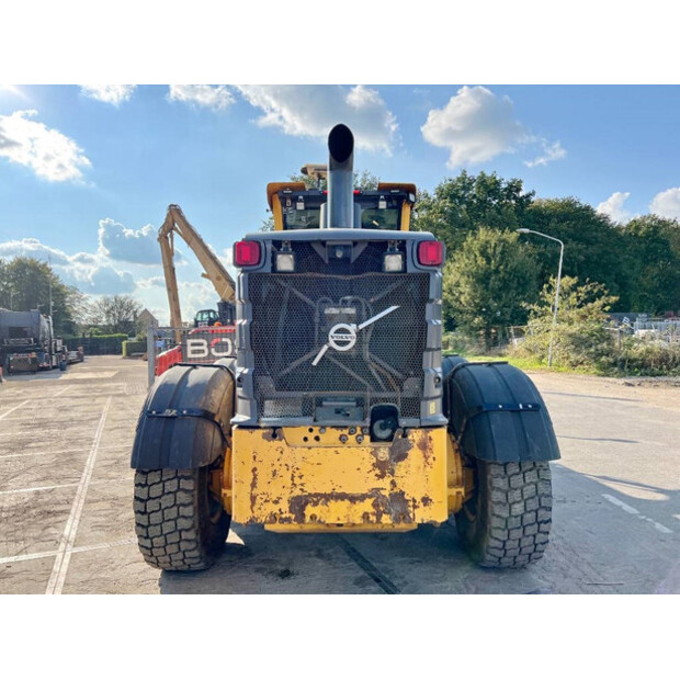 2013 فولفو G946B-44092342