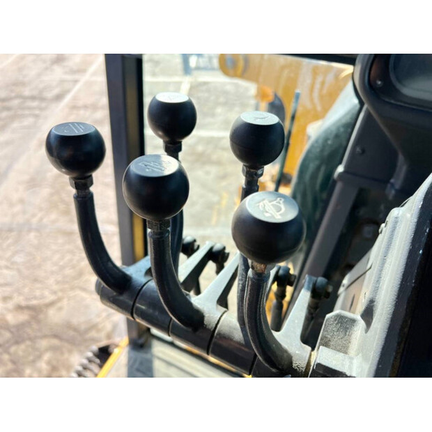 2013 فولفو G946B-44092347