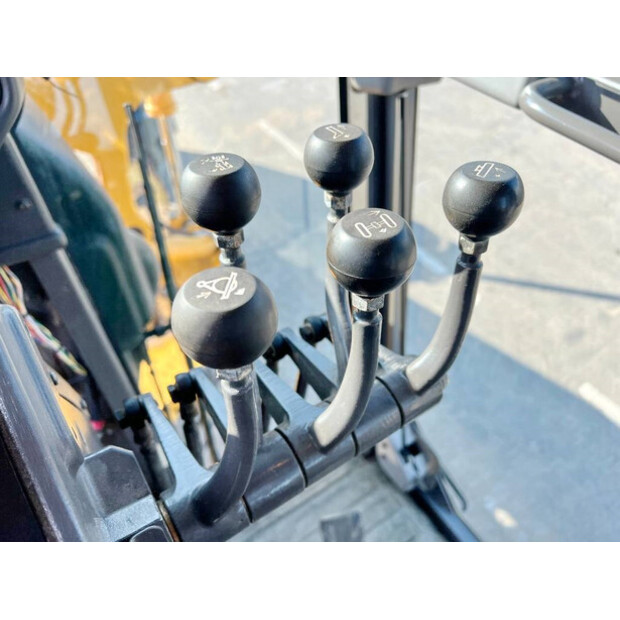 2013 فولفو G946B-44092348