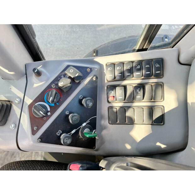 2013 فولفو G946B-44092349