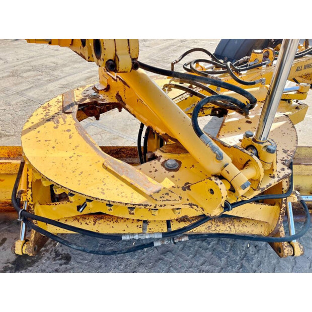 2013 فولفو G946B-44092354