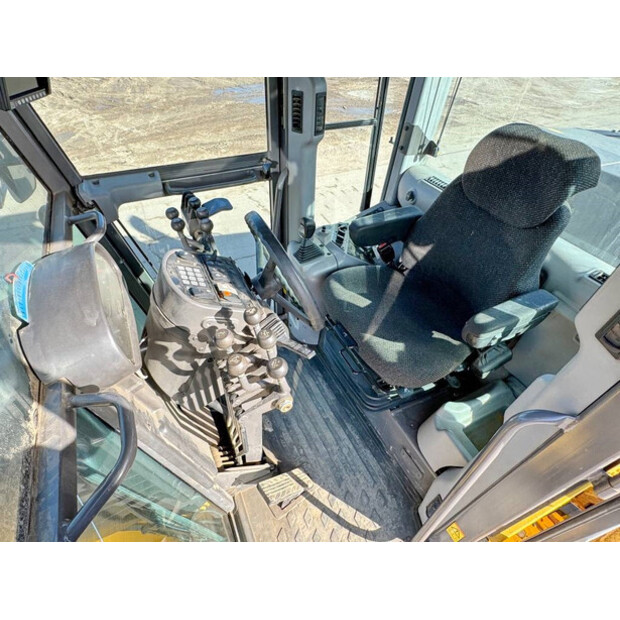 2014 فولفو G960B-44092363