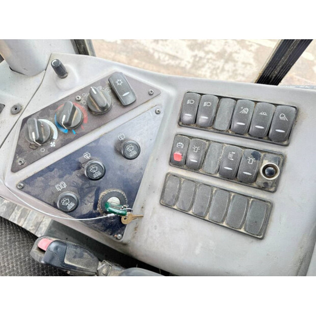 2012 Volvo G970-44092387