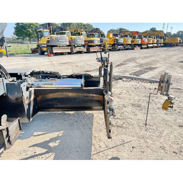 2015 فولفو P7820C-44092481