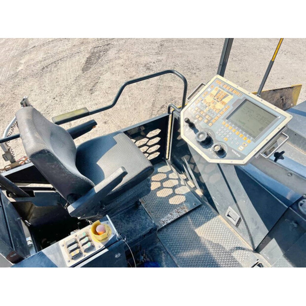 2015 فولفو P7820C-44092490