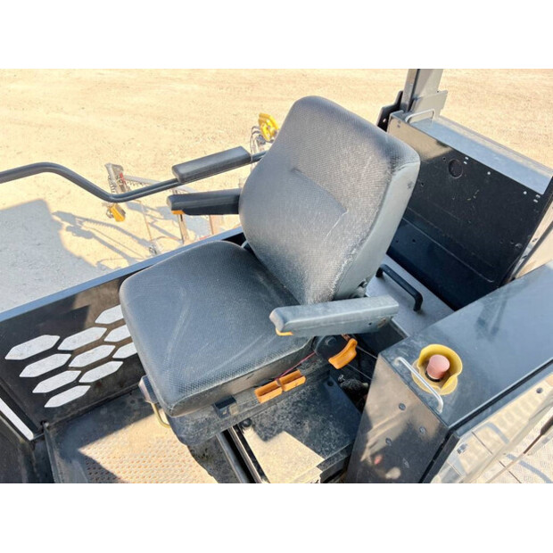 2015 فولفو P7820C-44092492