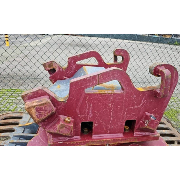 2021 أخرى 650D-44092514