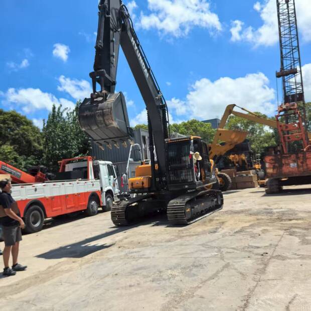 2021 Hyundai R220-44094187