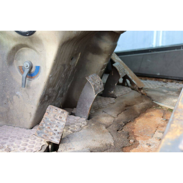 2000 احلامن AZ45-44096183