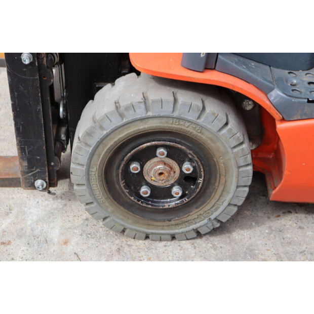 2016 Toyota 8FBEK18T-44096353