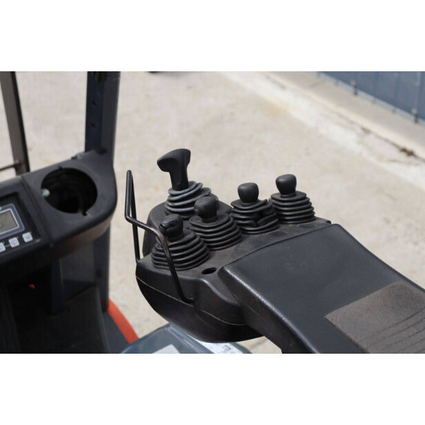 2016 Toyota 8FBEK18T-44096360