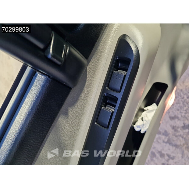 2021 ميتسوبيشي 7C18-44097656