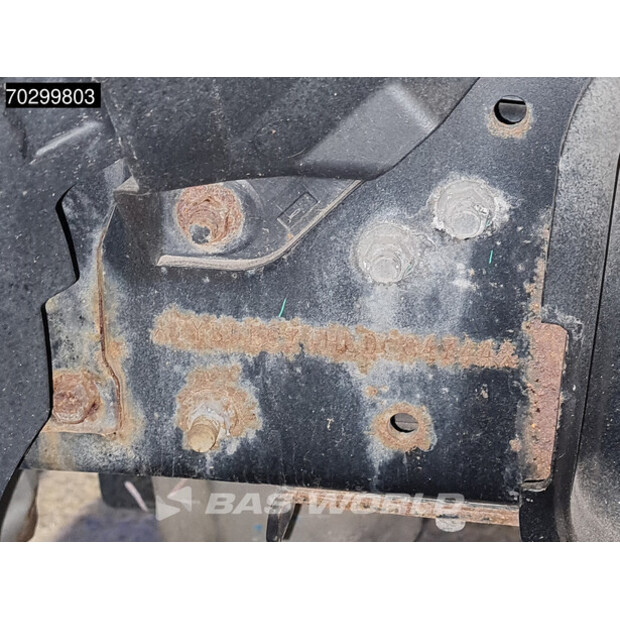 2021 ميتسوبيشي 7C18-44097664