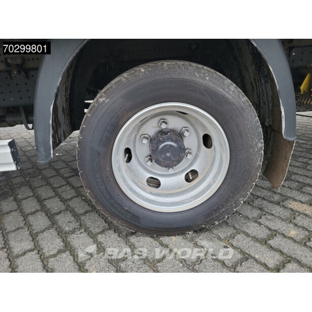 2020 ميتسوبيشي 7C18-44097716