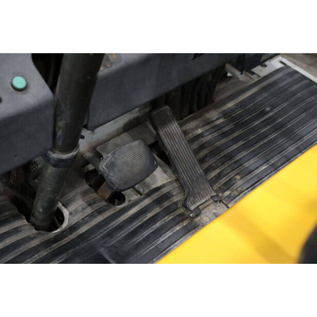 1994 كوماتسو FB25H-1E-44099266